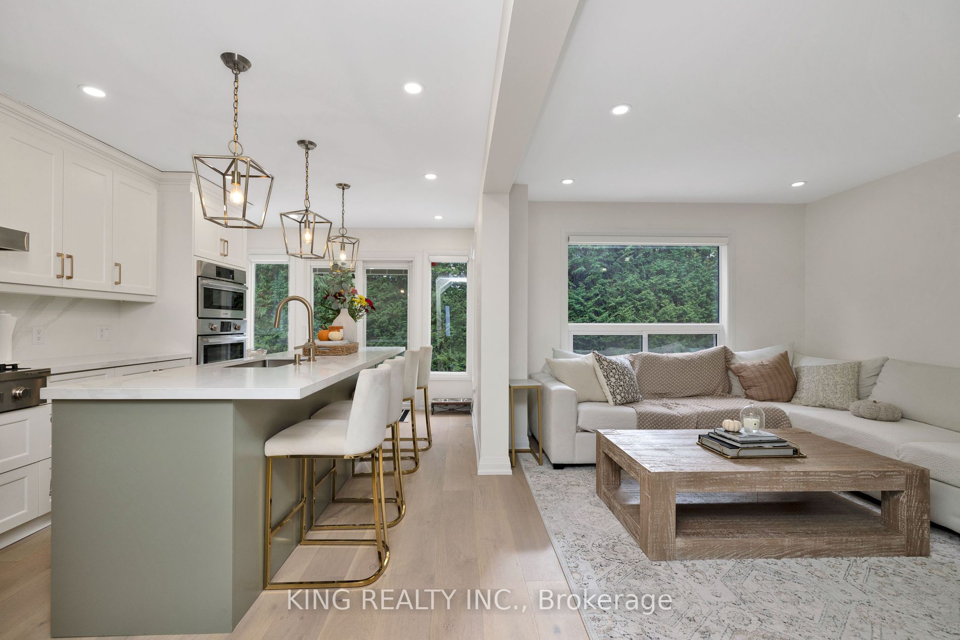 13 Ivan Ave