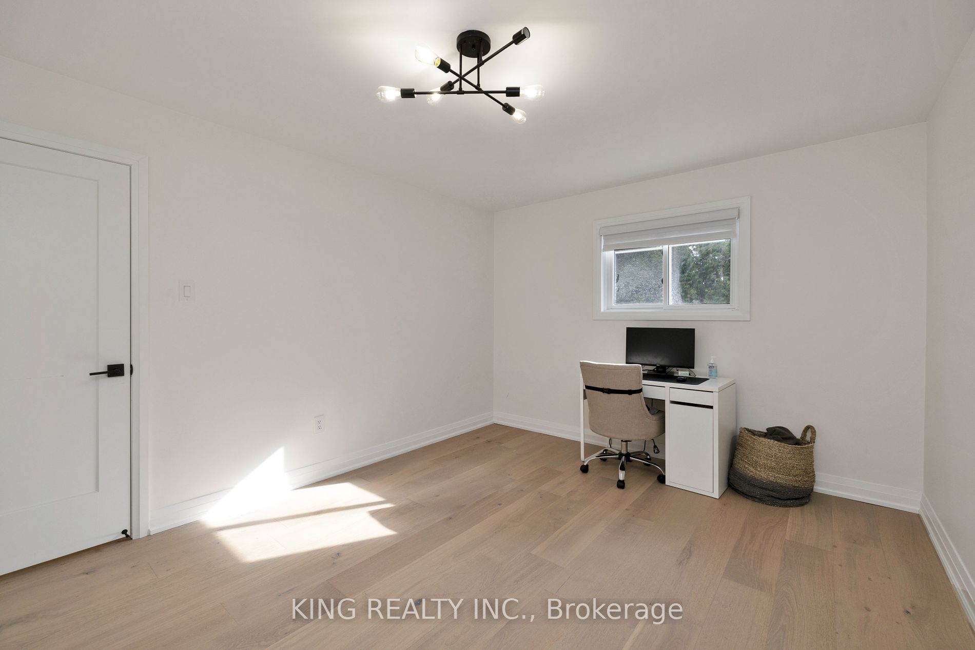 13 Ivan Ave