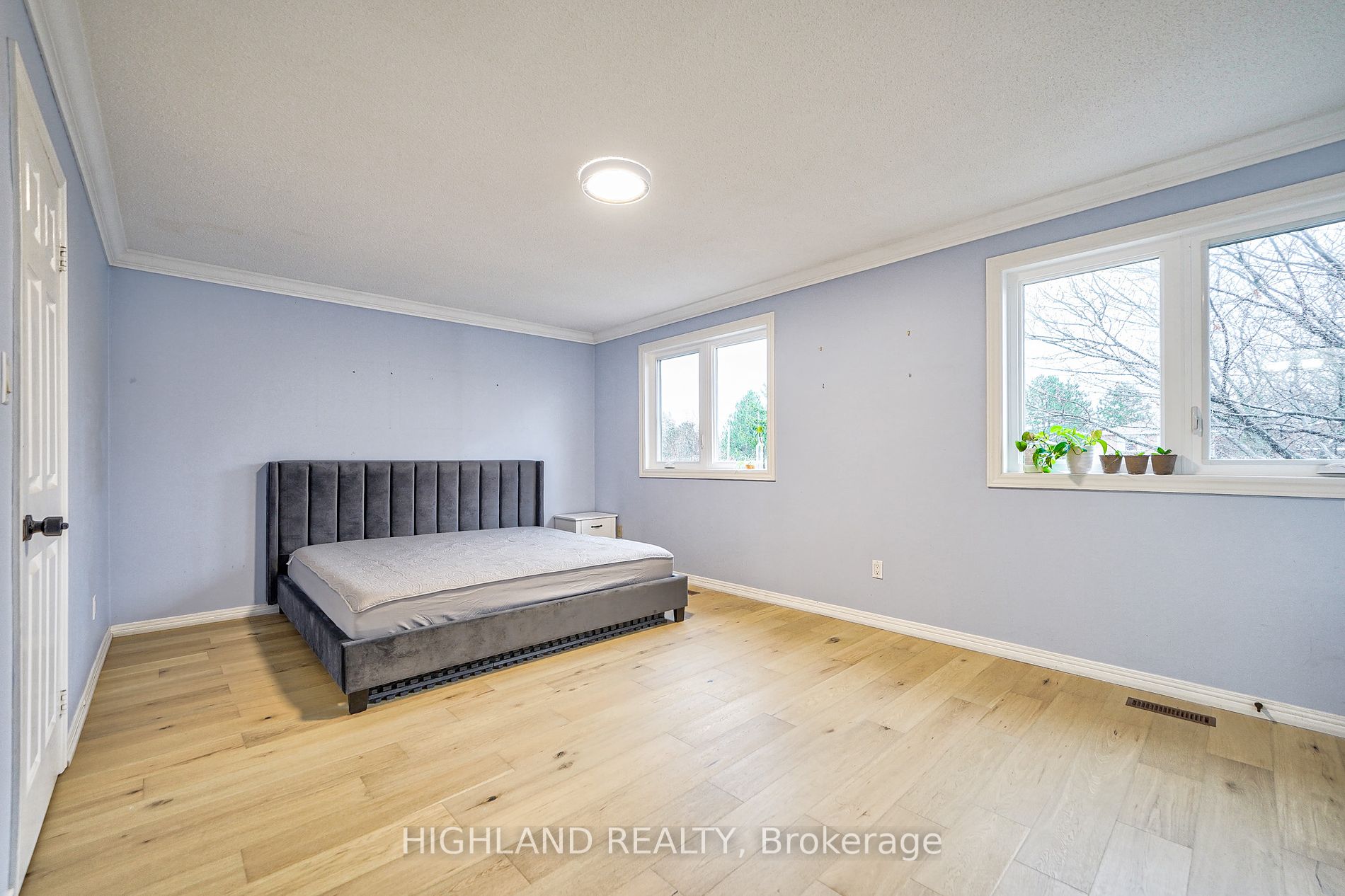 5764 Turney Dr