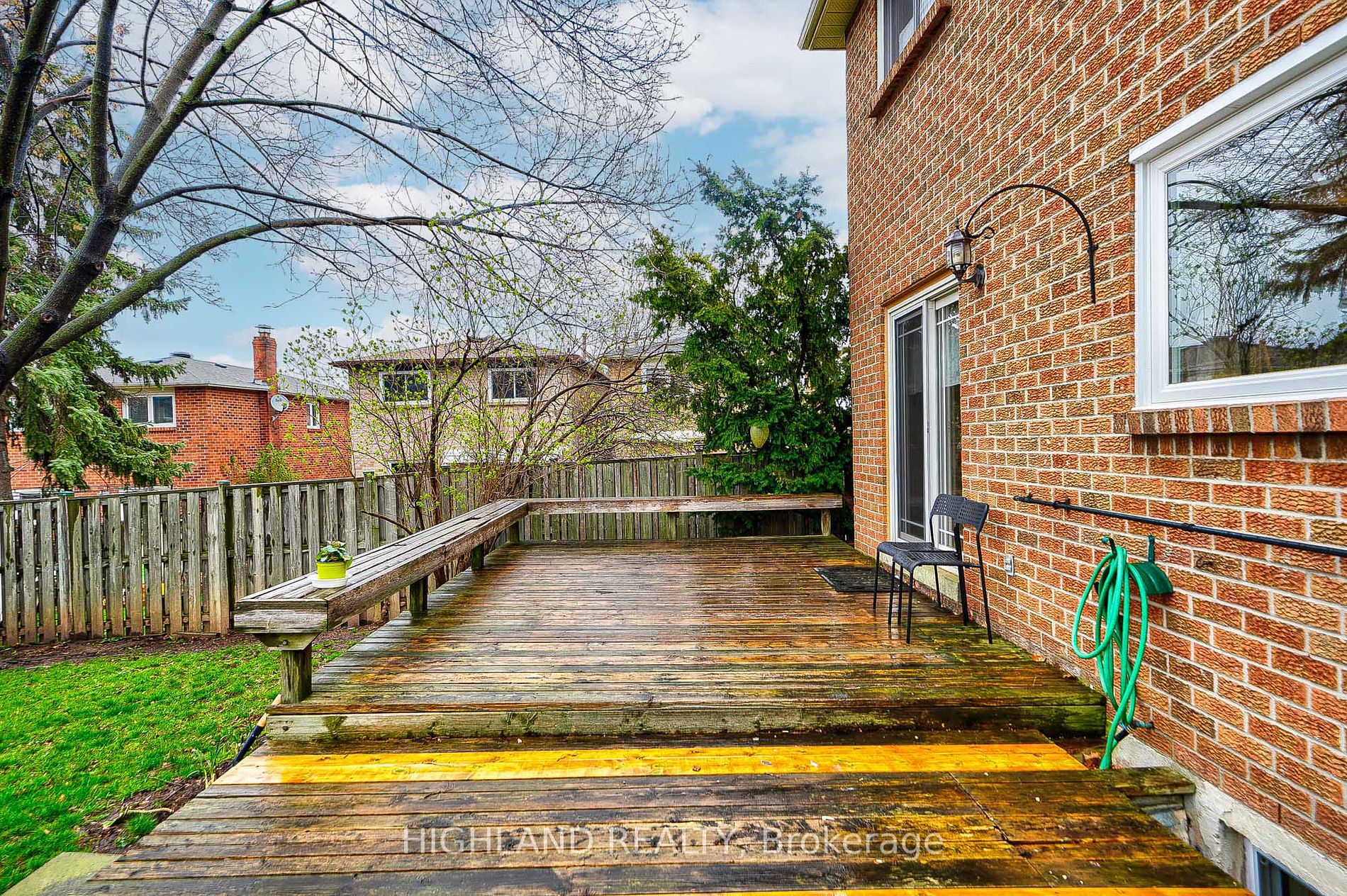 5764 Turney Dr