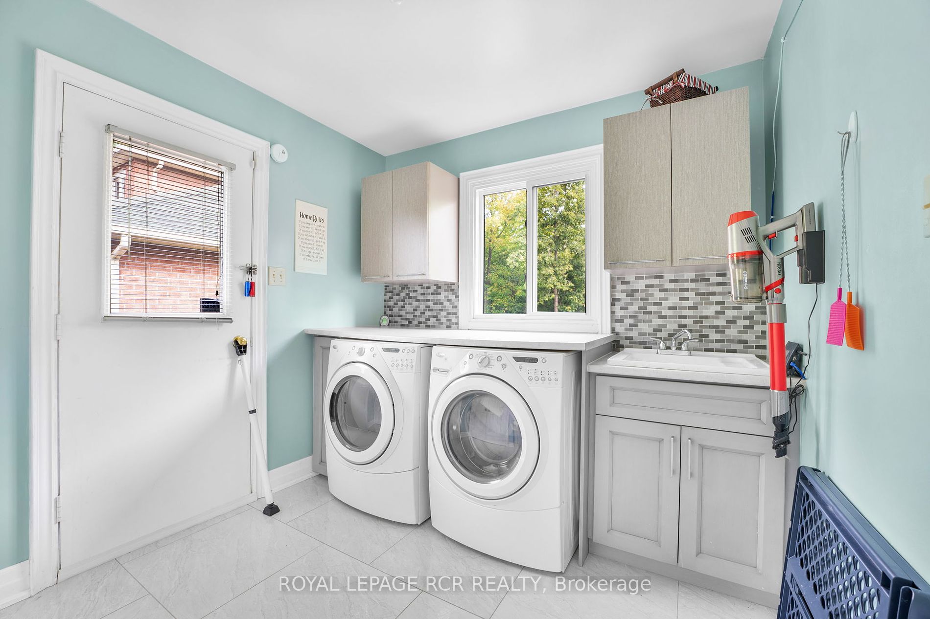 22 Ridelle Crt