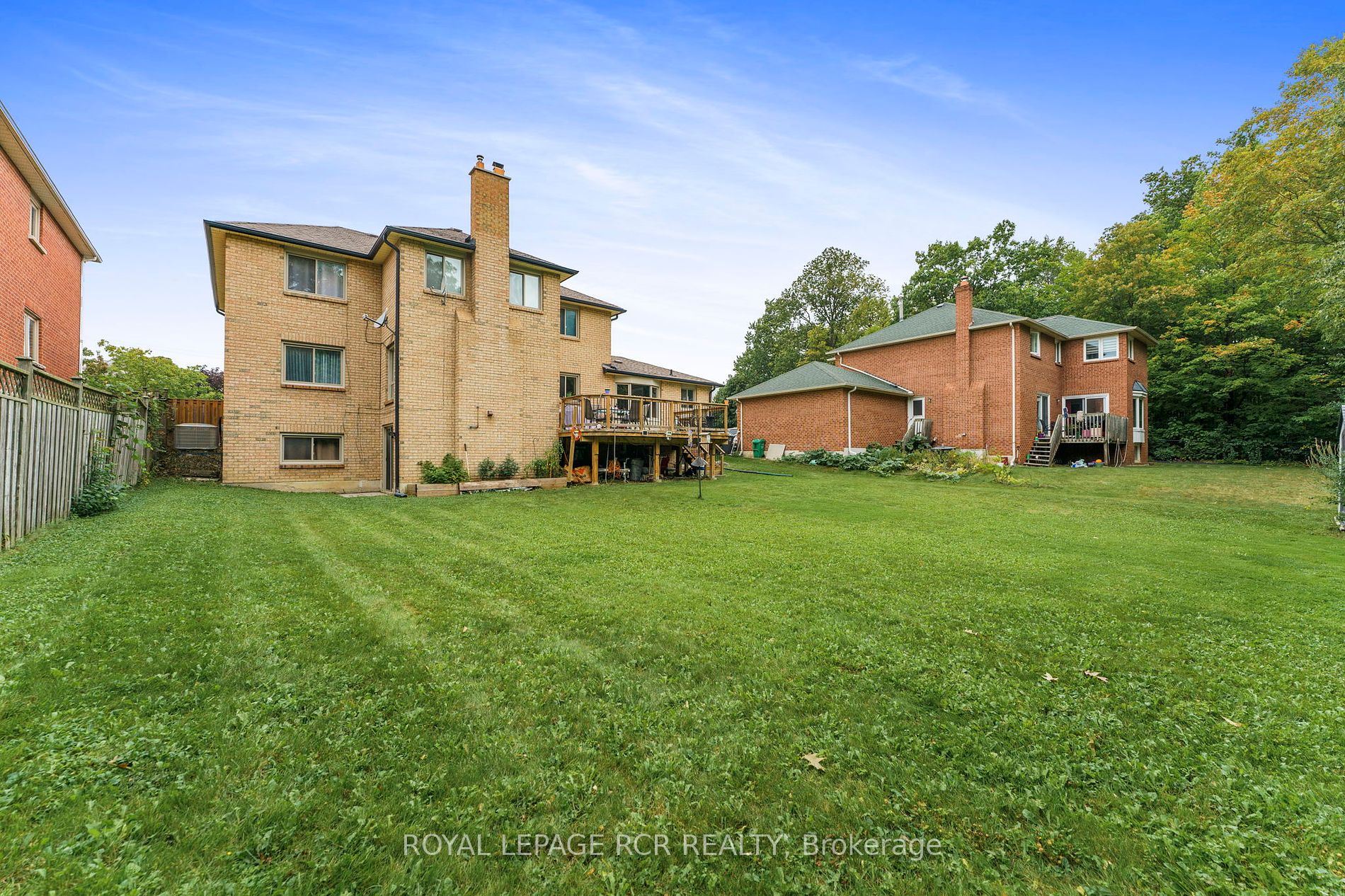 22 Ridelle Crt