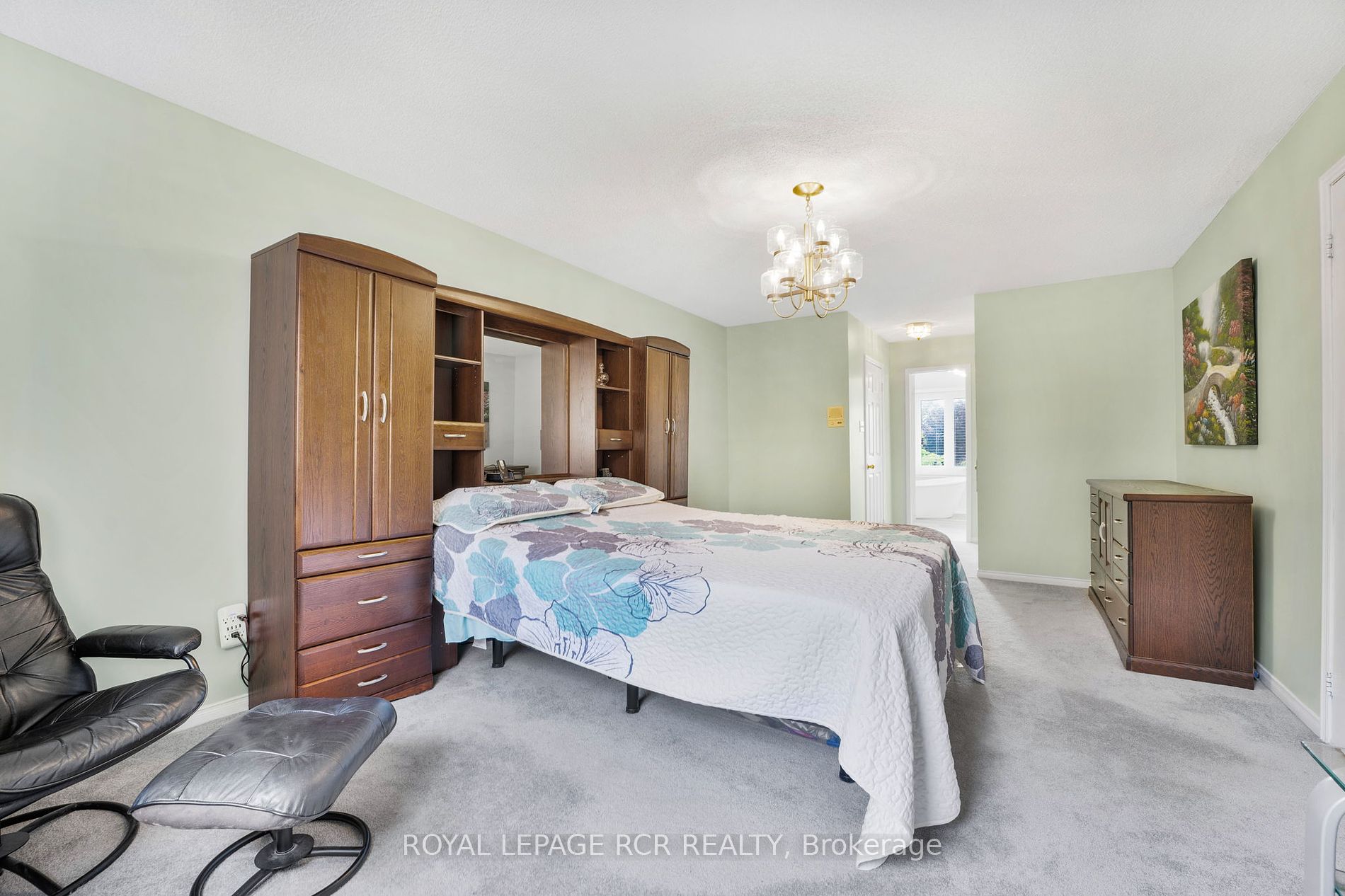 22 Ridelle Crt