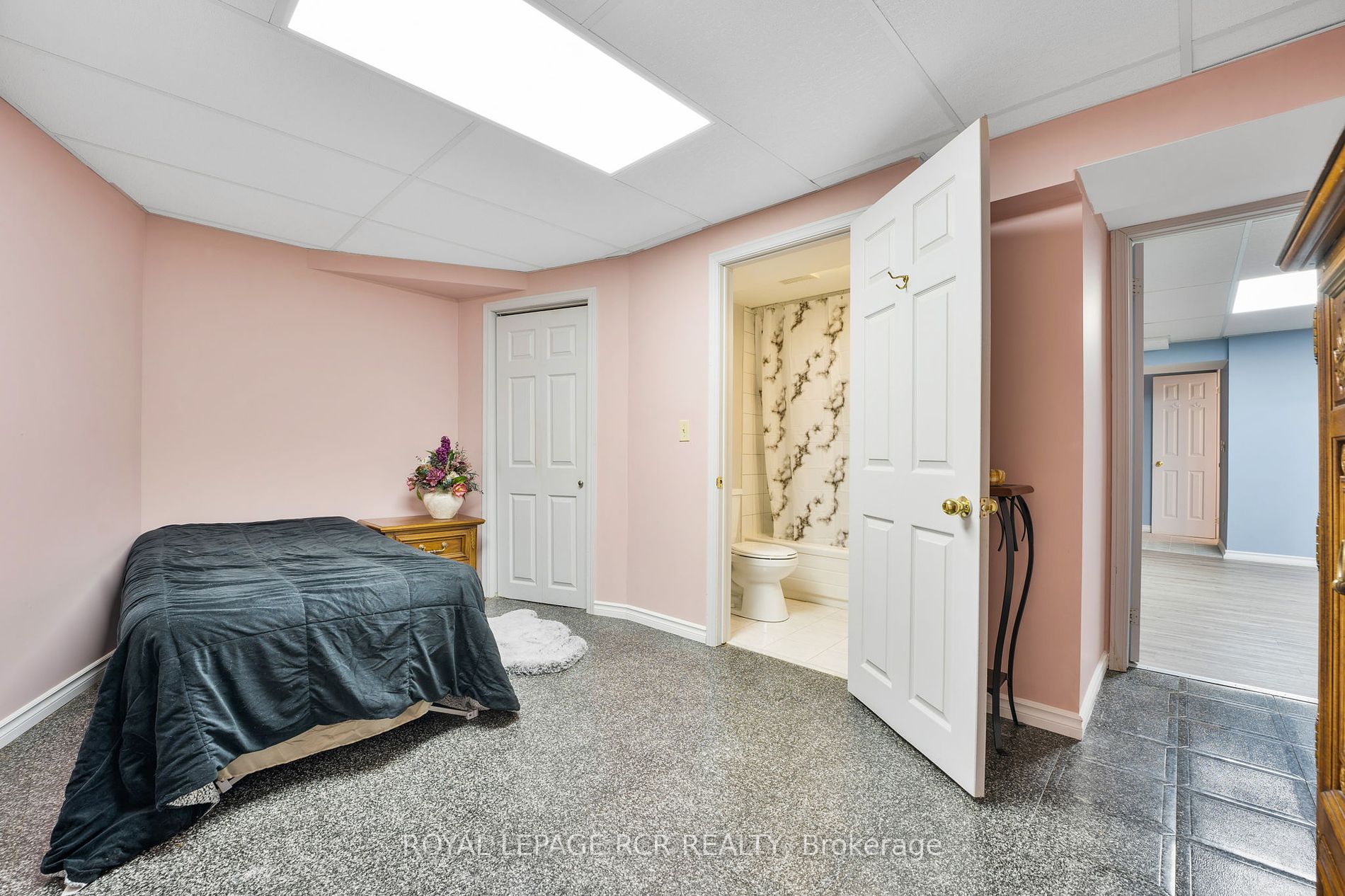 22 Ridelle Crt