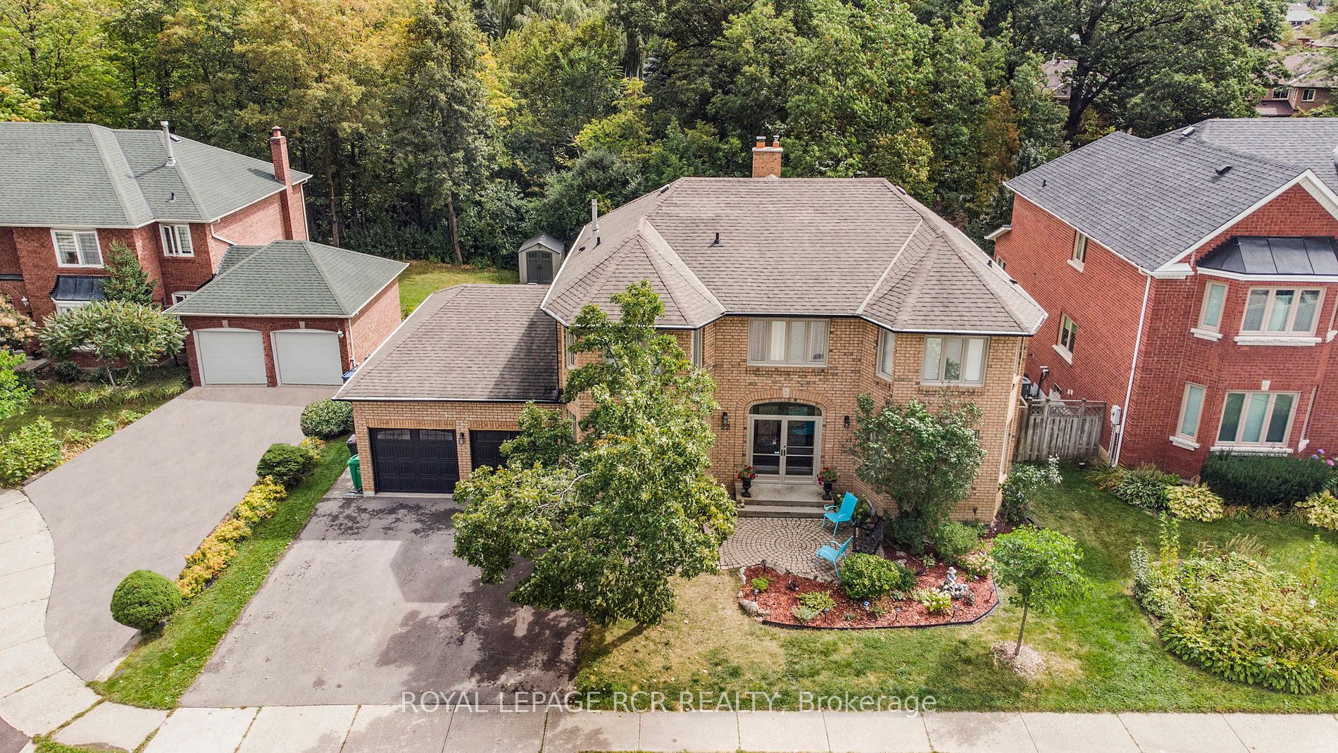 22 Ridelle Crt