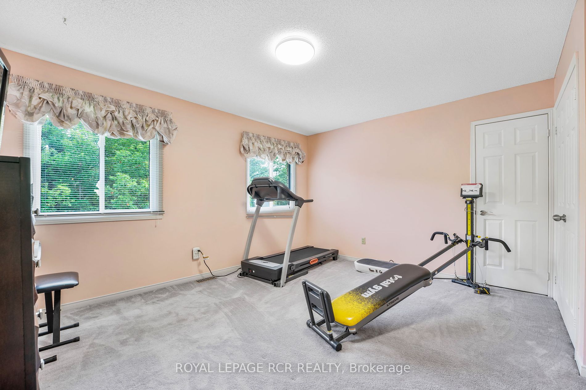22 Ridelle Crt