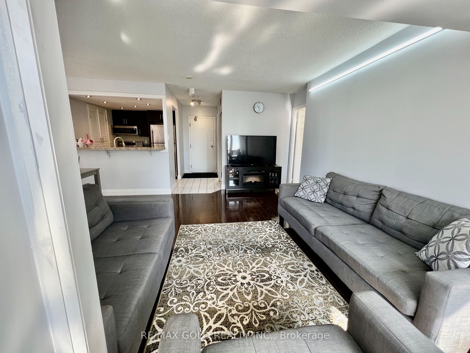 265 Enfield Place #903