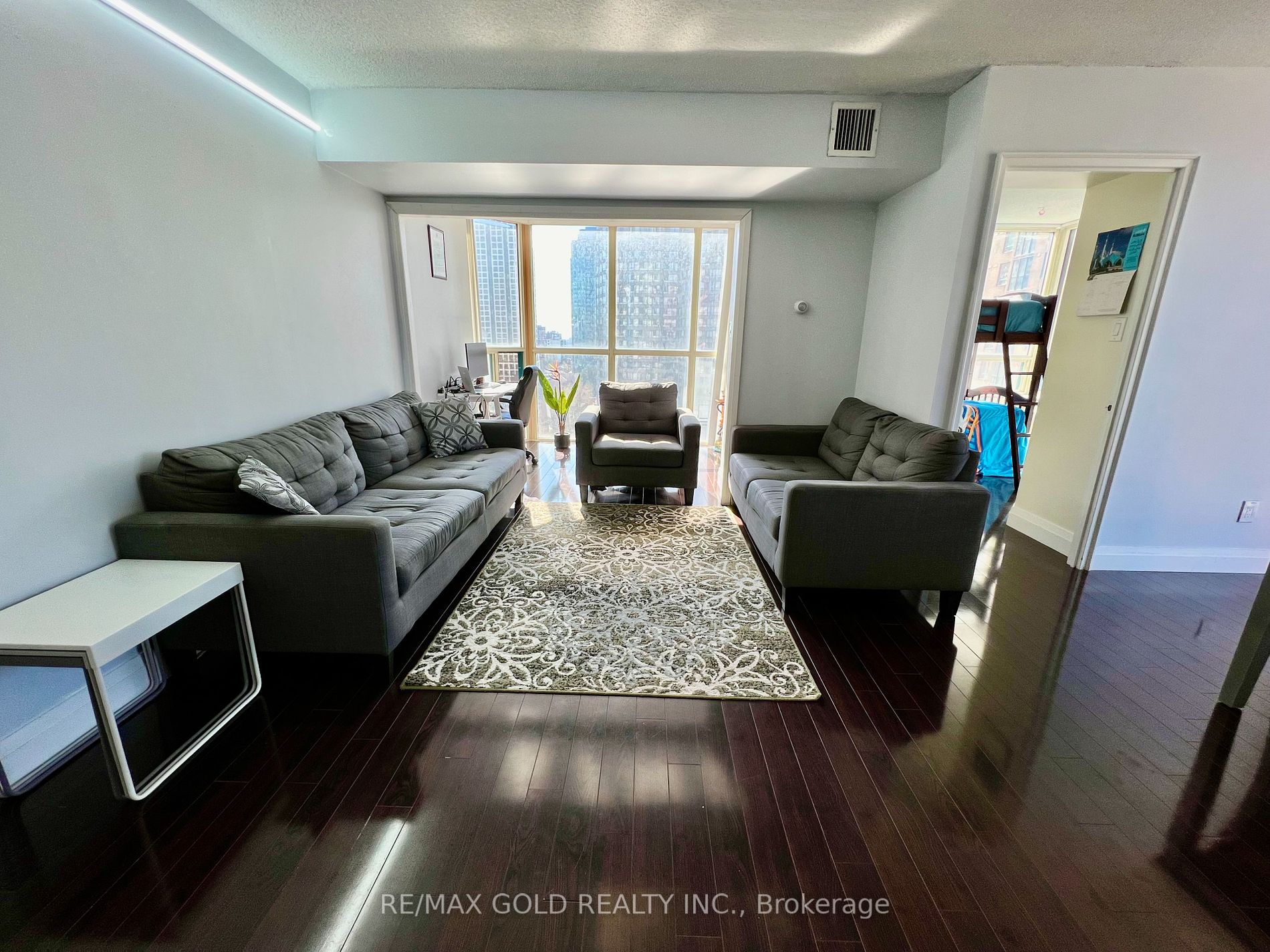 265 Enfield Place #903