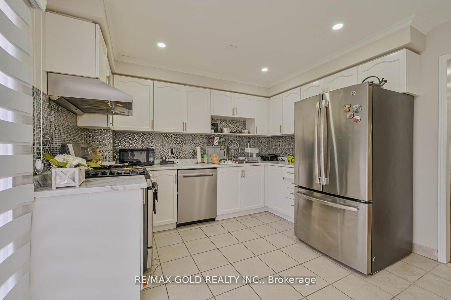 24 Softneedle Ave