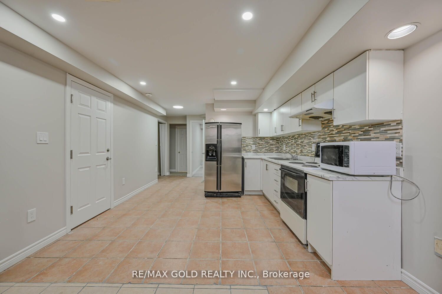 24 Softneedle Ave