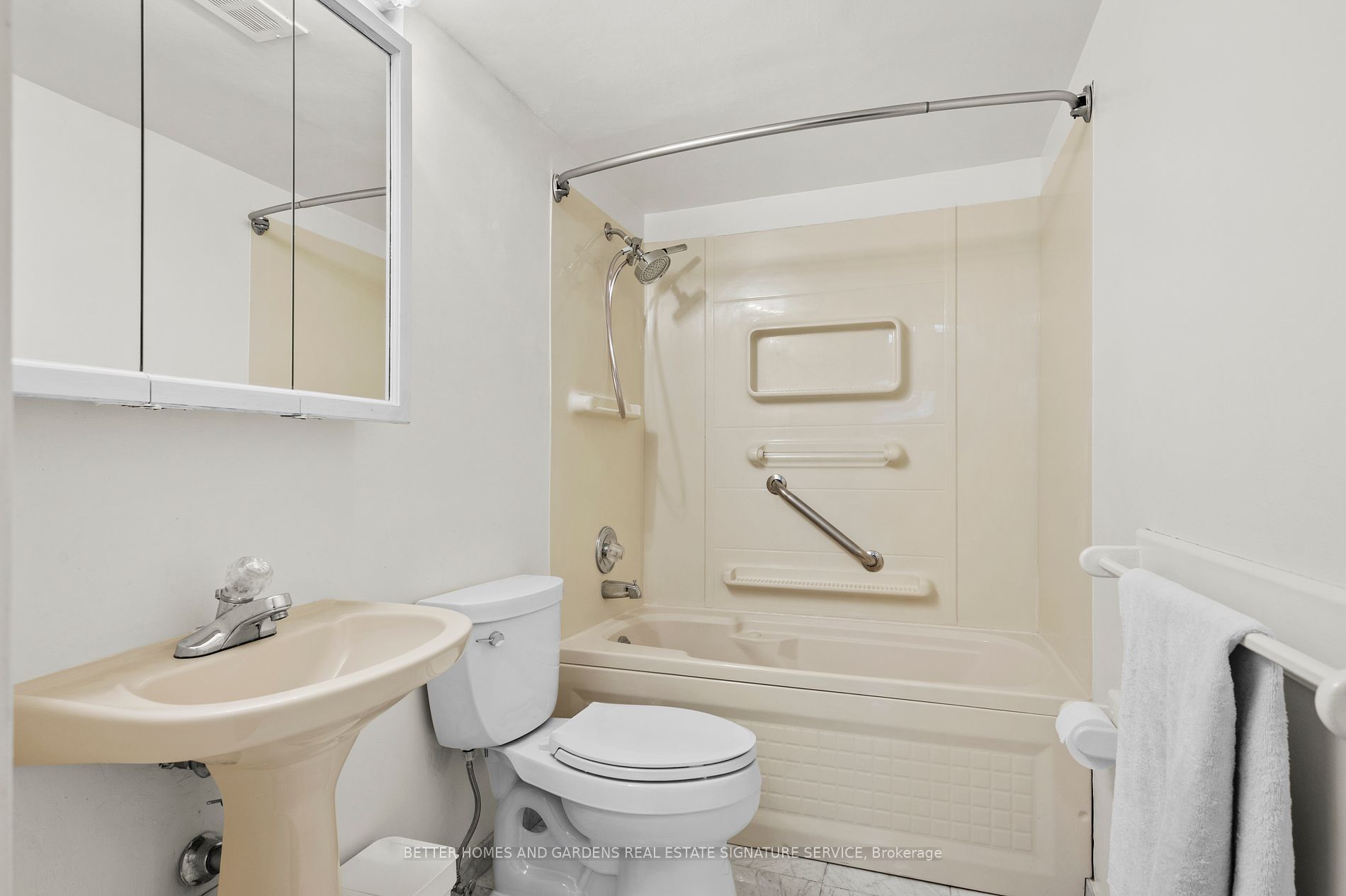 61 Richview Rd, #2012