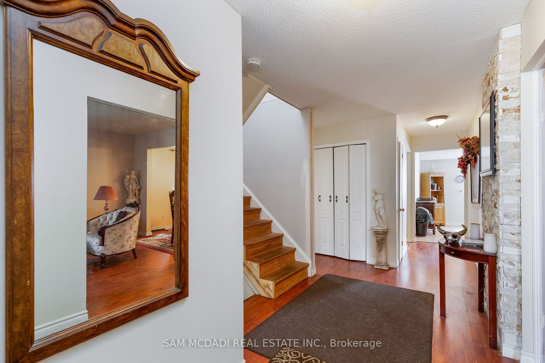 2859 Constable Road