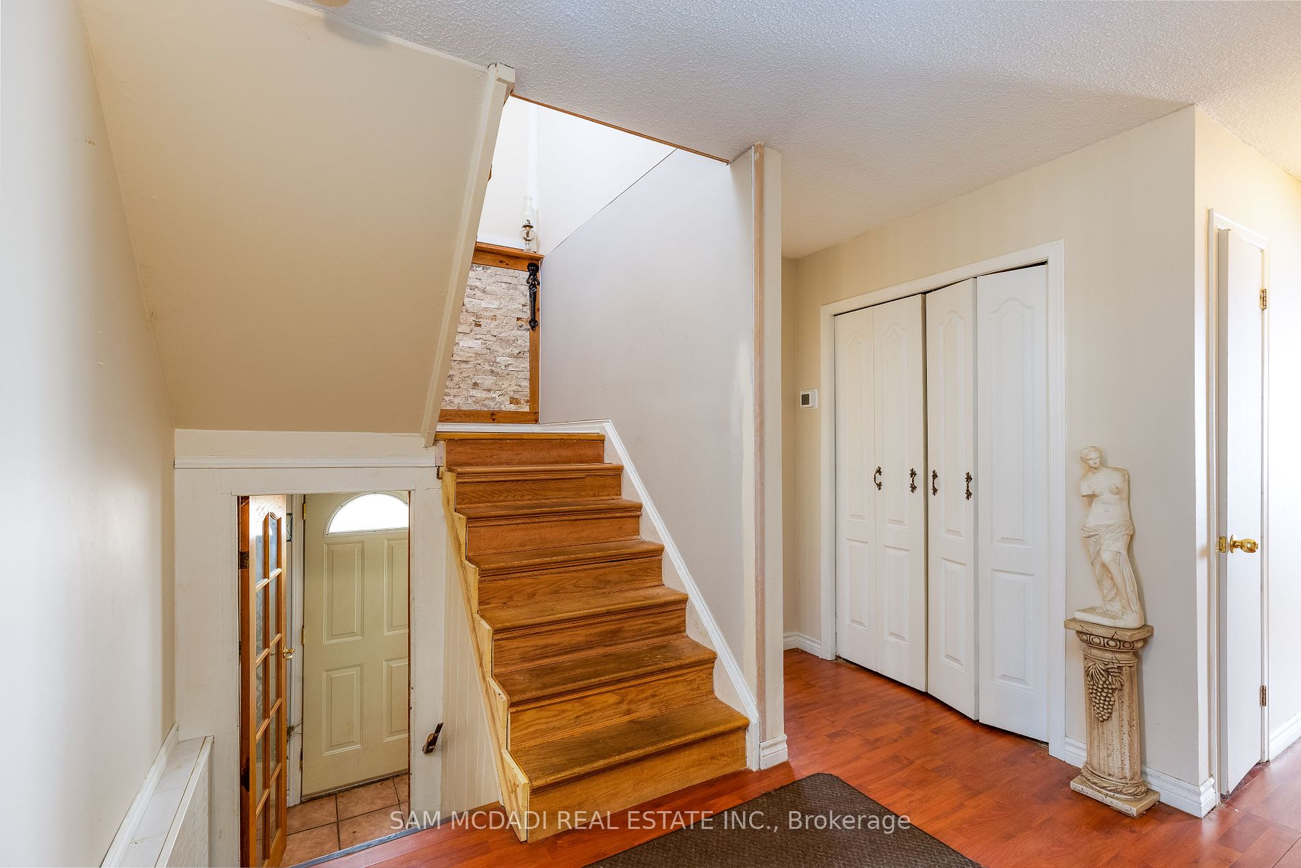 2859 Constable Road