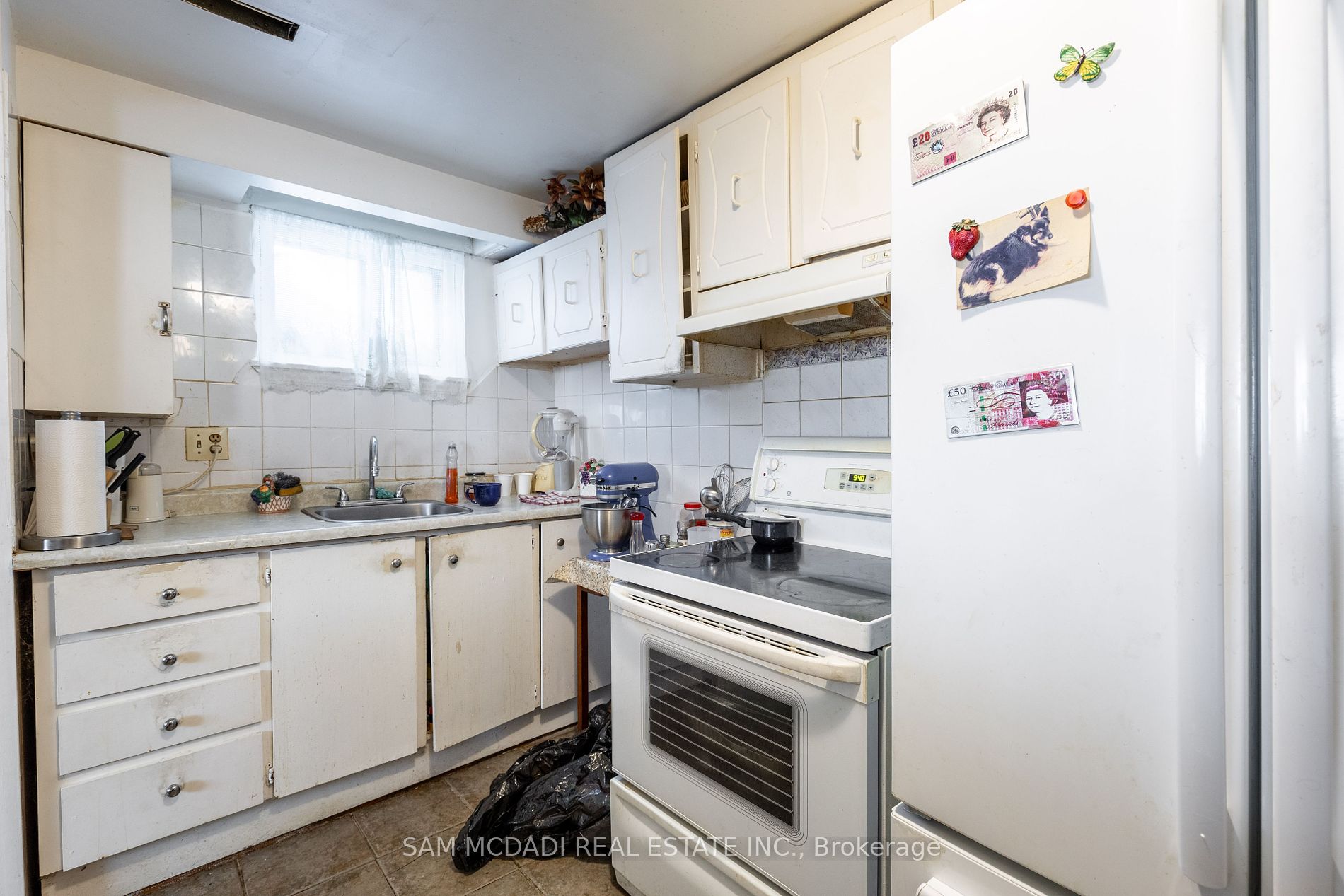 2859 Constable Road