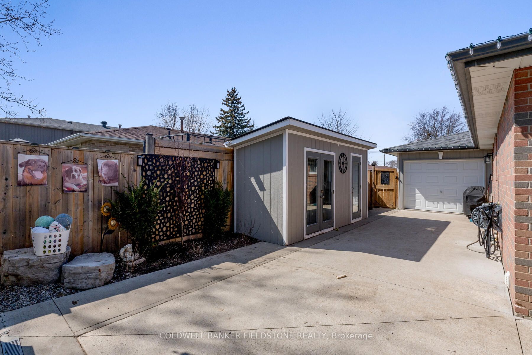 15 Marilyn Cres