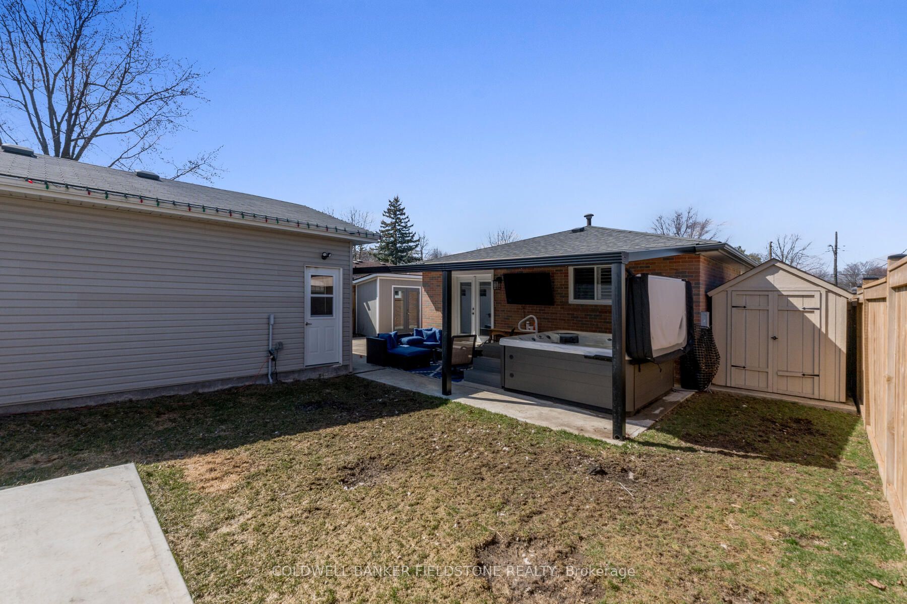 15 Marilyn Cres