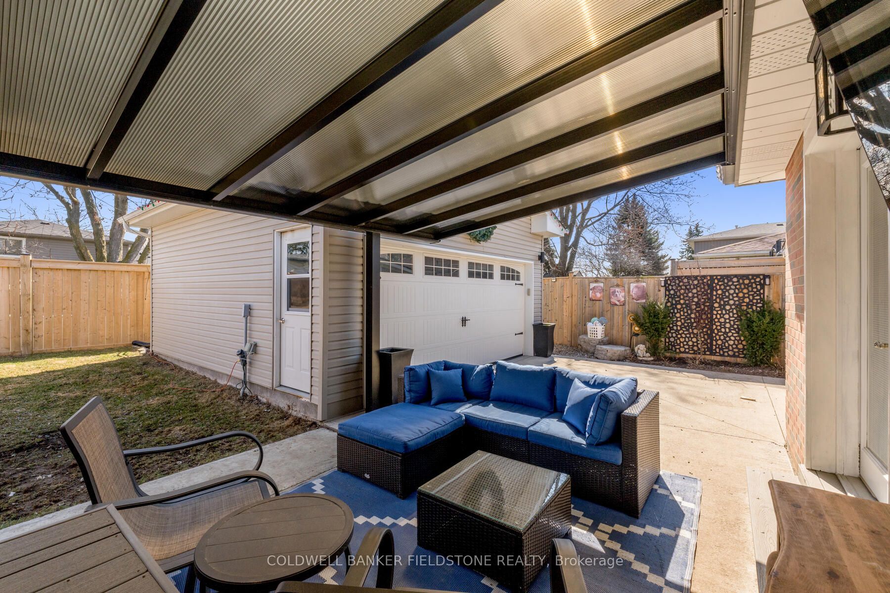 15 Marilyn Cres