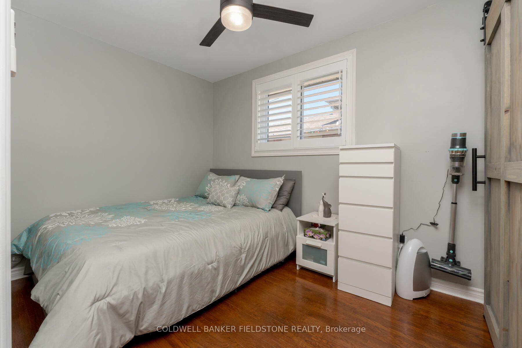 15 Marilyn Cres