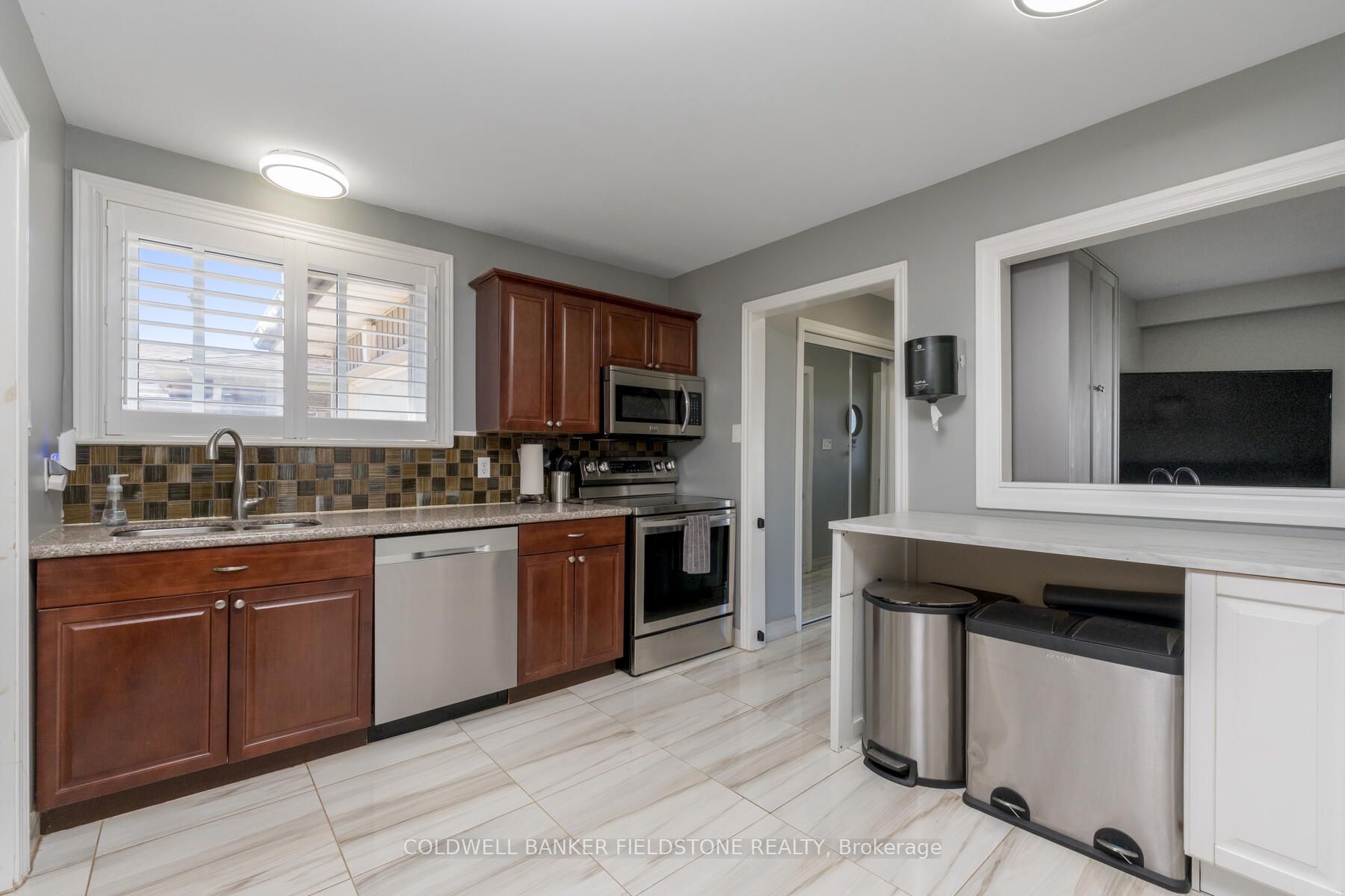 15 Marilyn Cres
