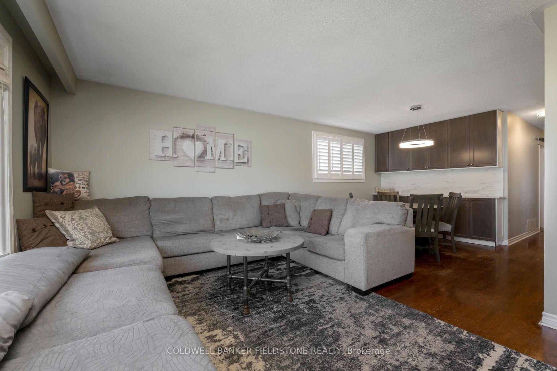 15 Marilyn Cres