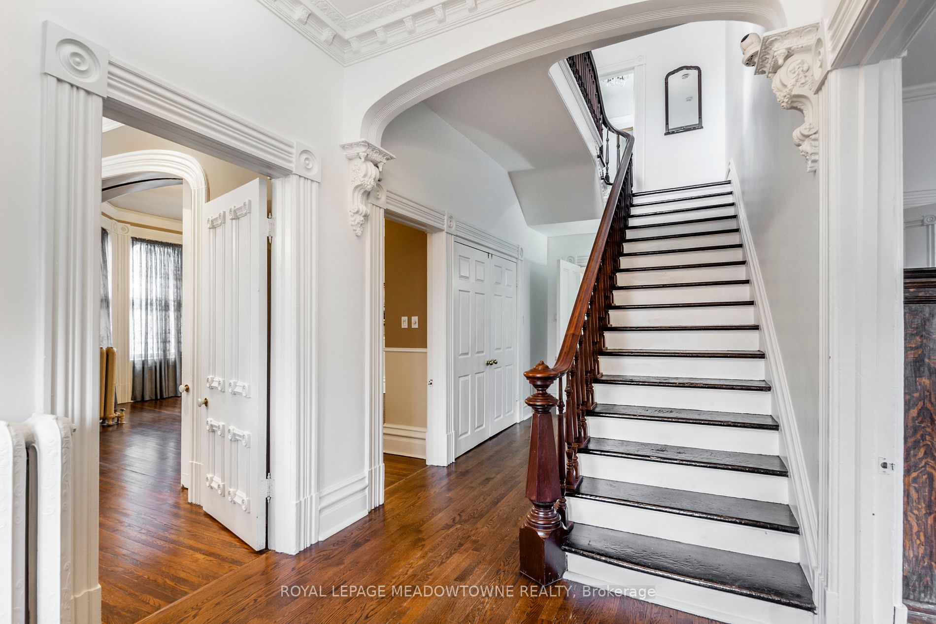 77 Main St S