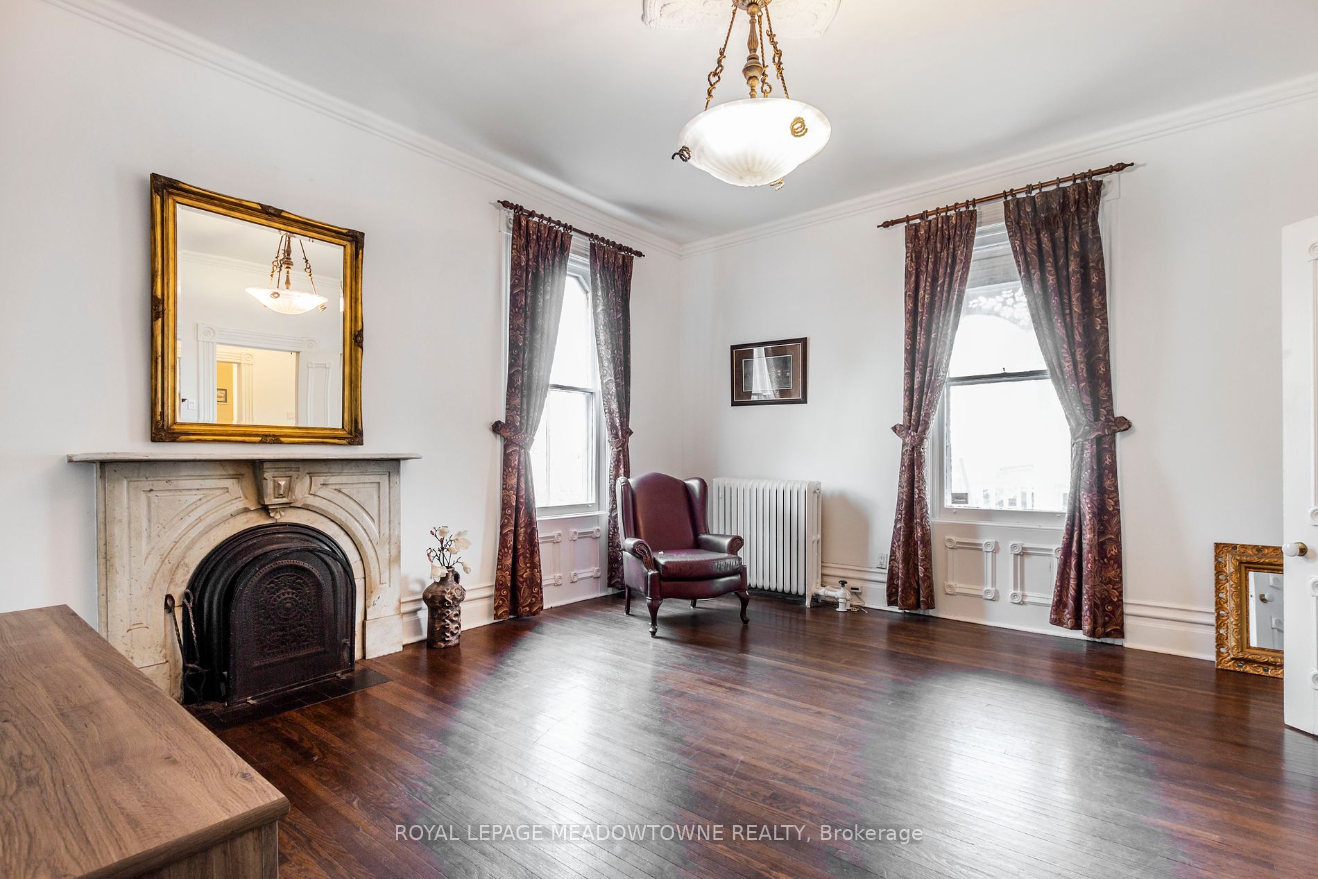 77 Main St S