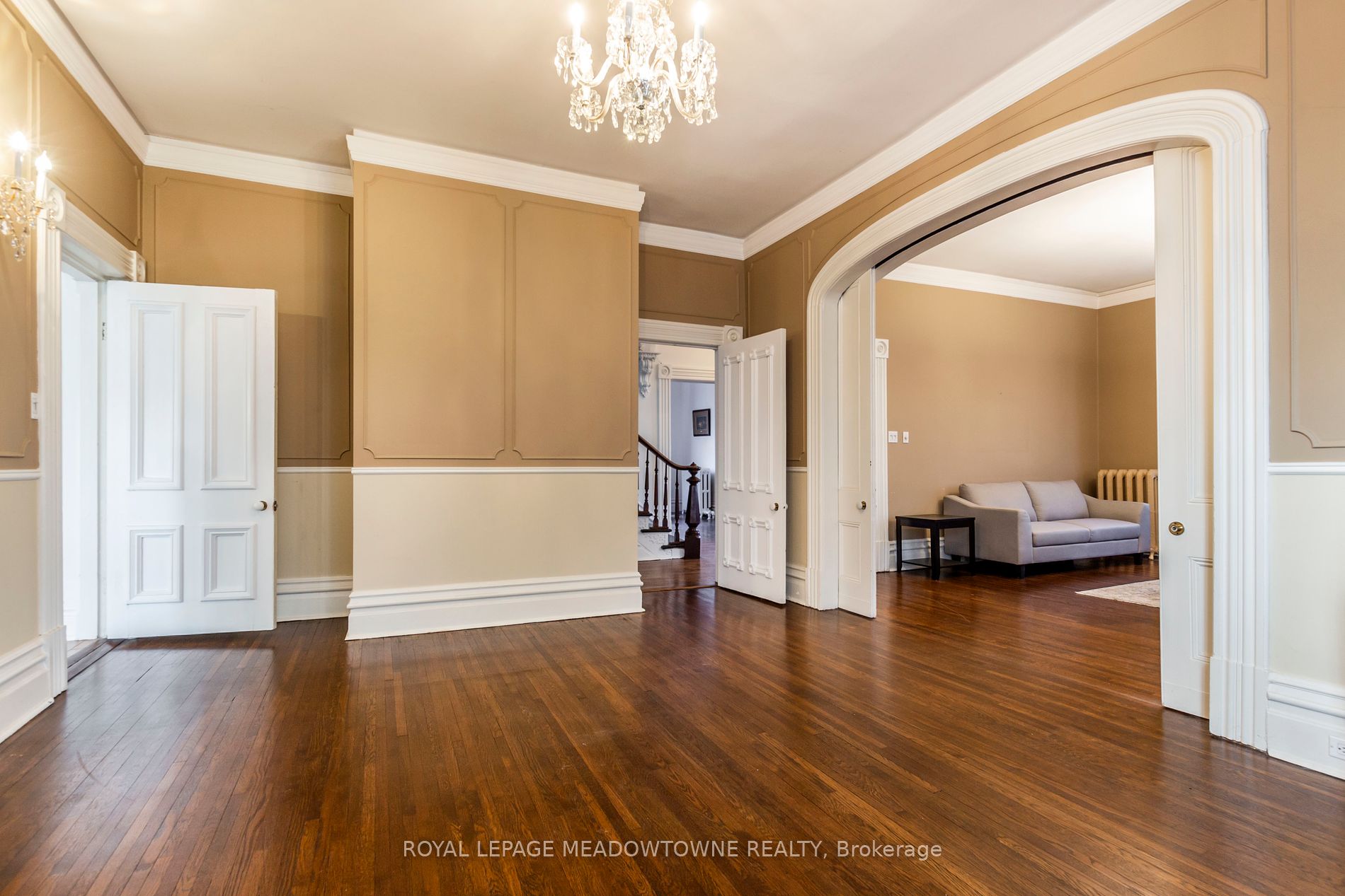 77 Main St S