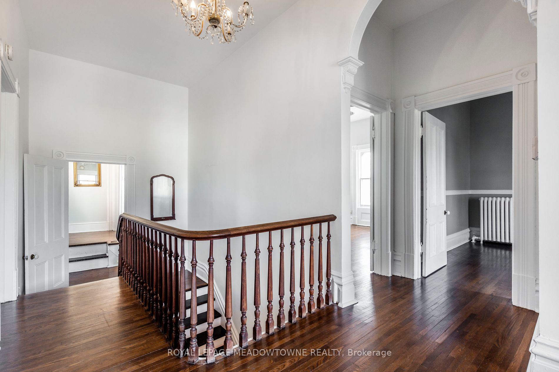 77 Main St S