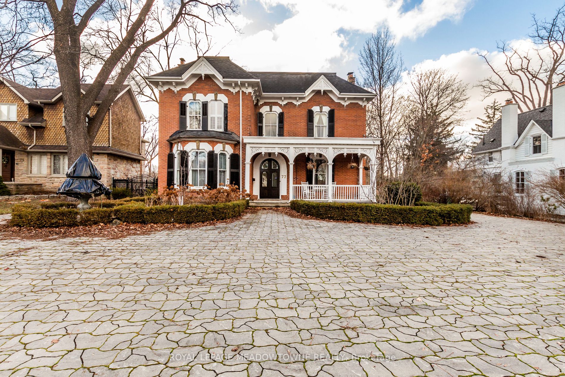 77 Main St S