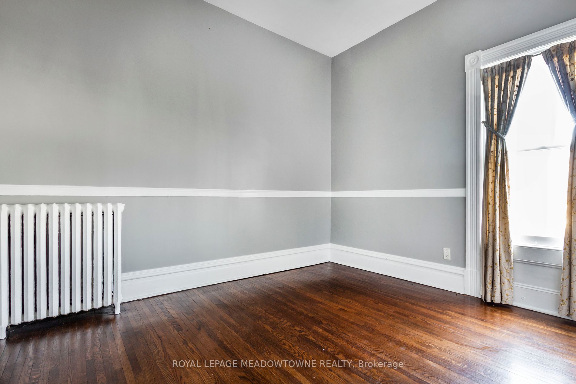 77 Main St S