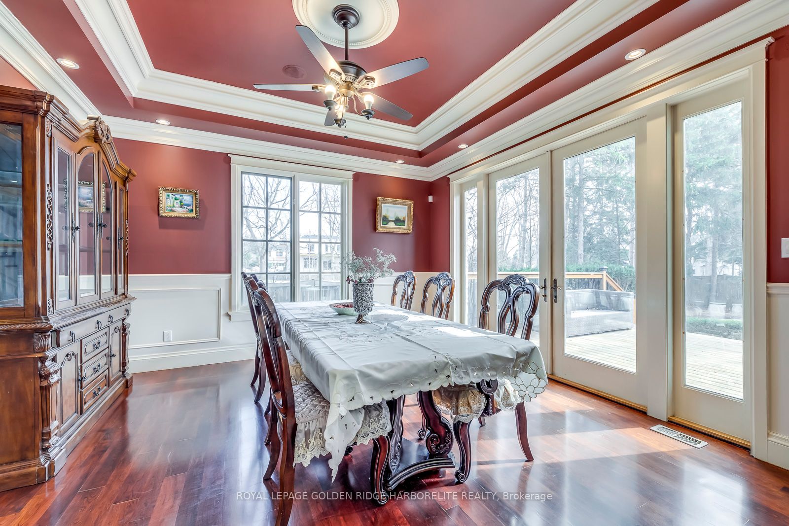 376 Lakeshore Rd W