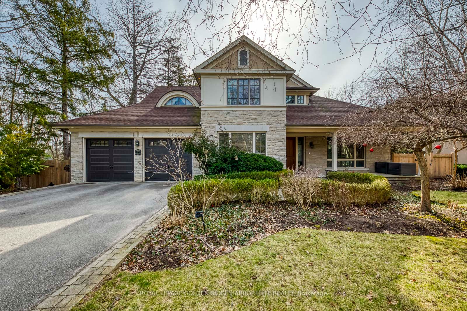 376 Lakeshore Rd W