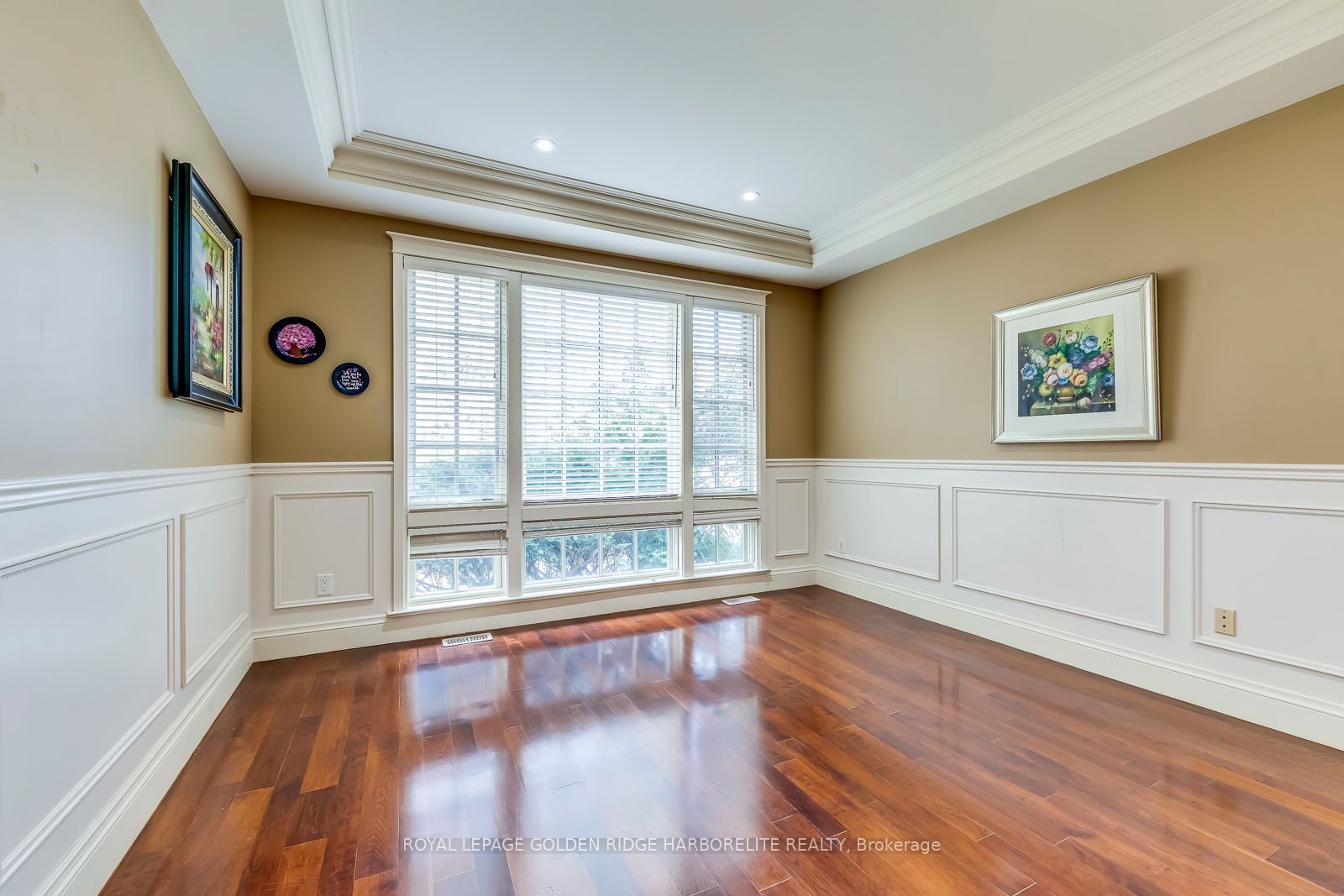 376 Lakeshore Rd W