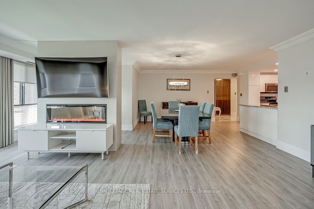 1400 Dixie Rd W, #1013