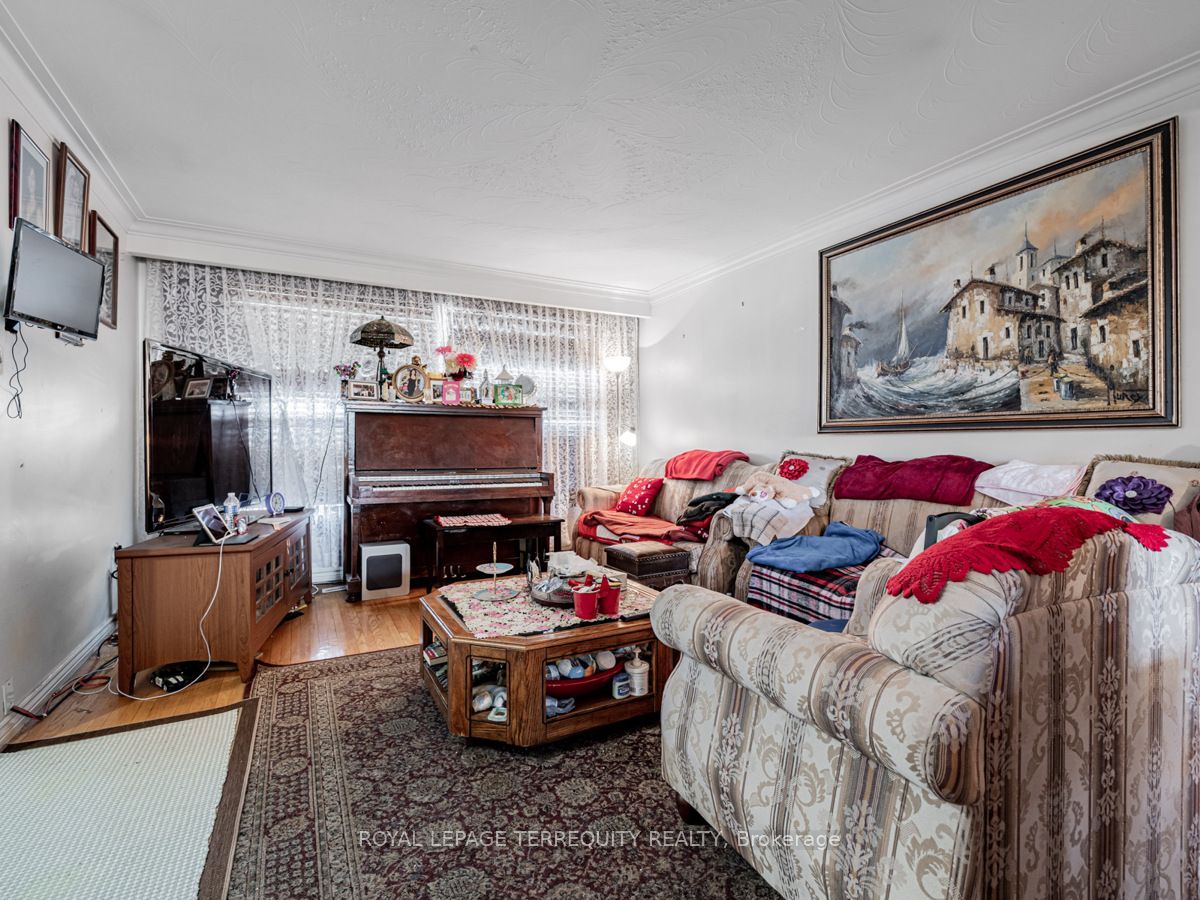 30 Lilac Ave