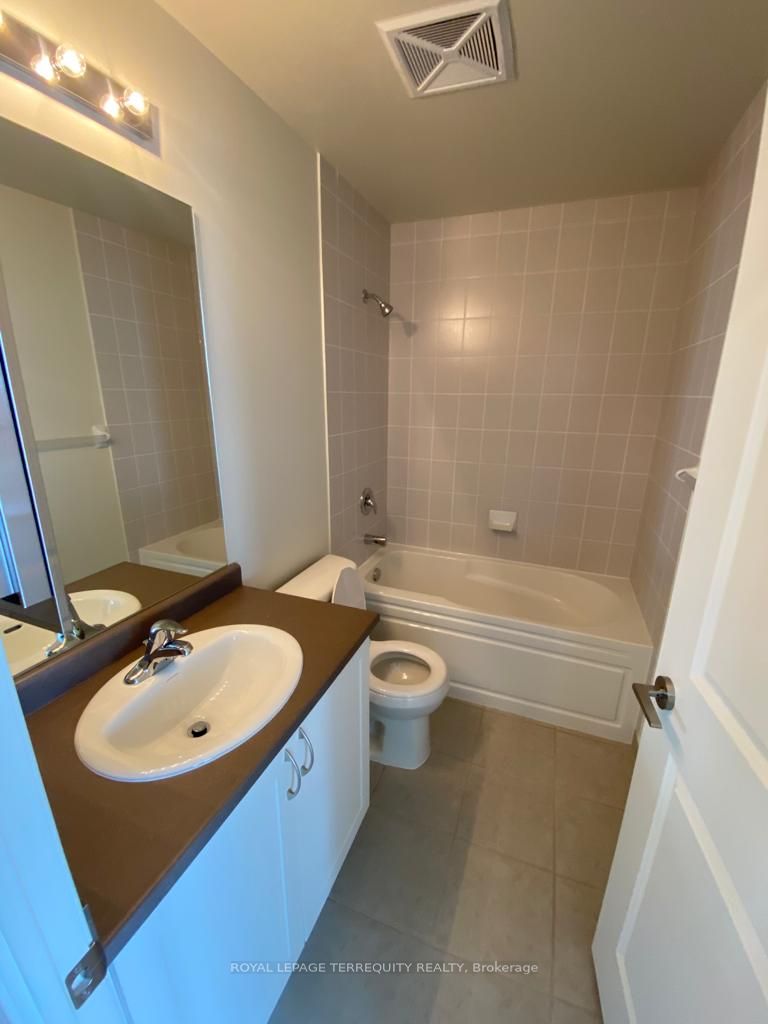 349 Rathburn Road W, #1819