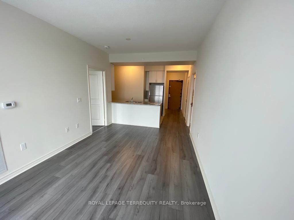 349 Rathburn Road W, #1819