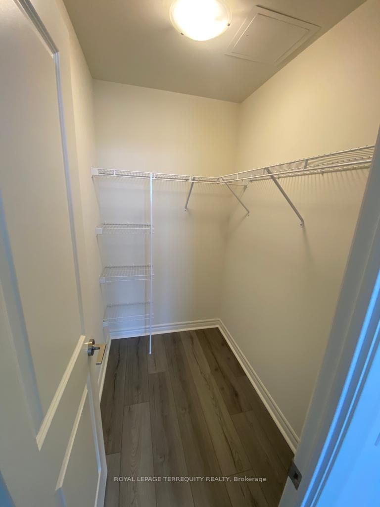 349 Rathburn Road W, #1819
