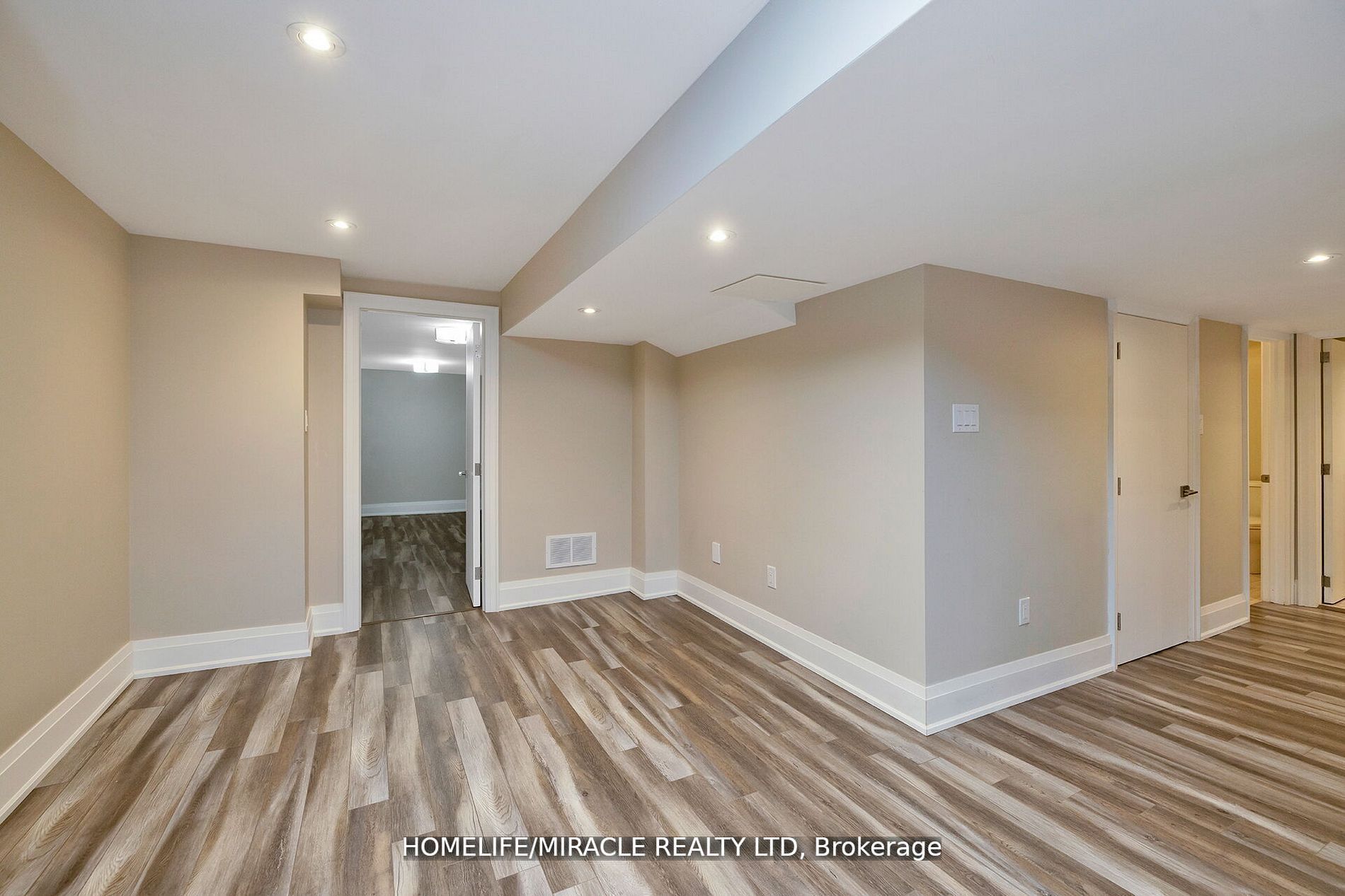2068 Mississauga Road