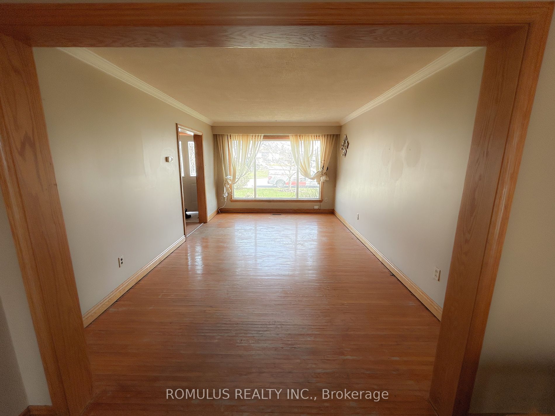 67 Cloverdale Dr