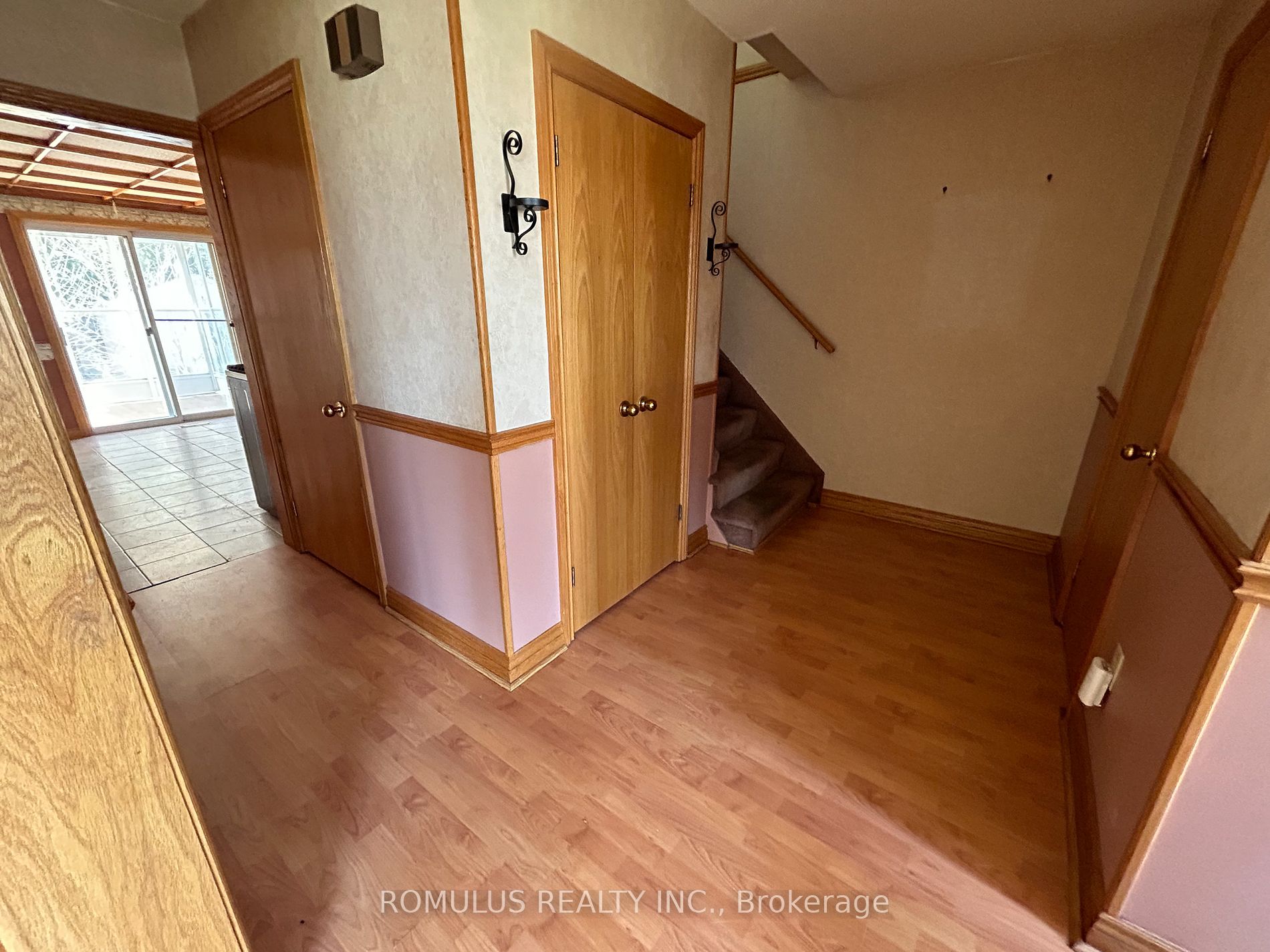 67 Cloverdale Dr