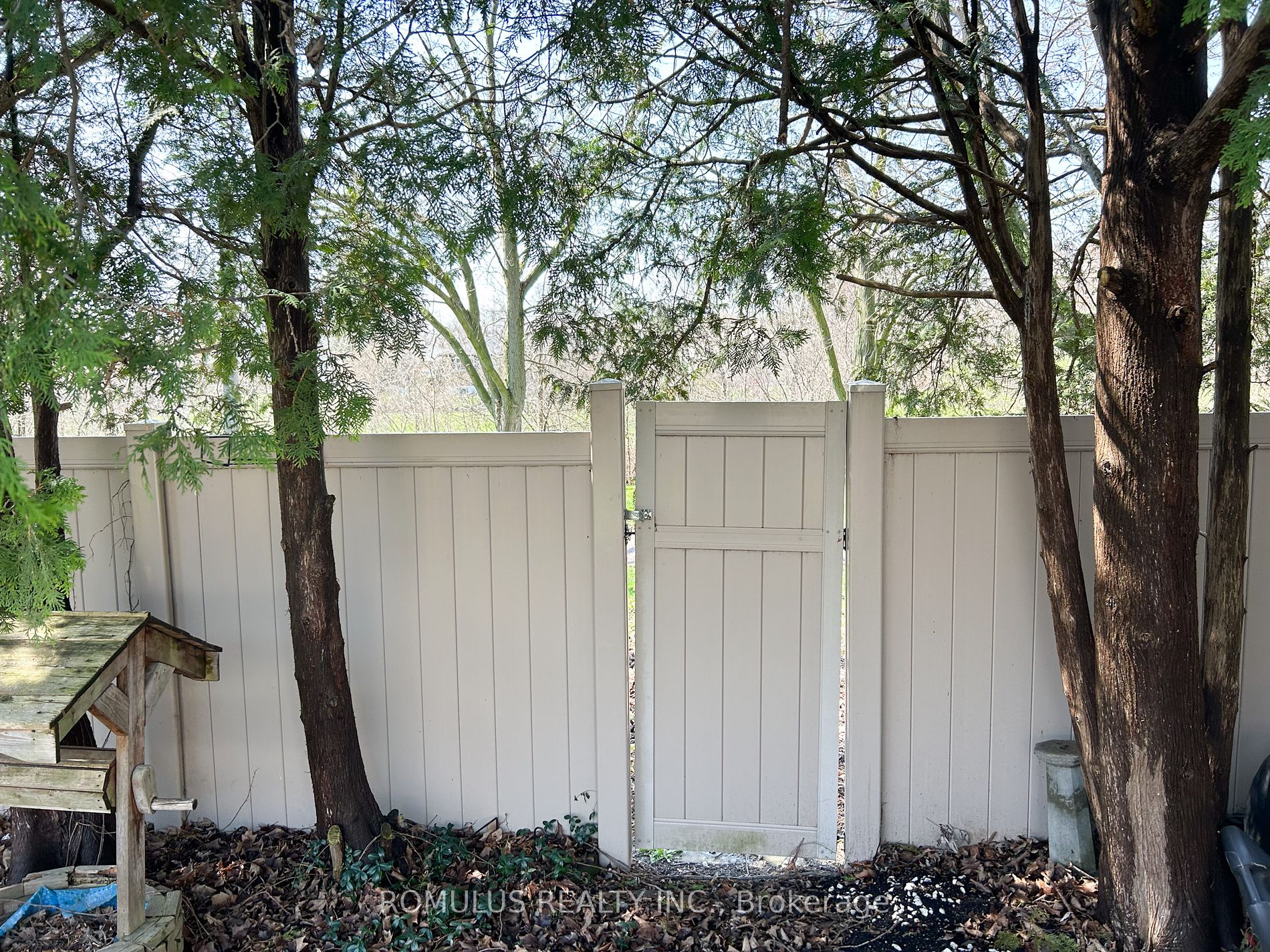 67 Cloverdale Dr