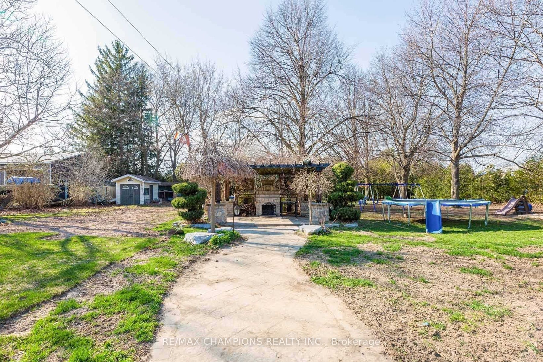 2538 Bovaird Dr W