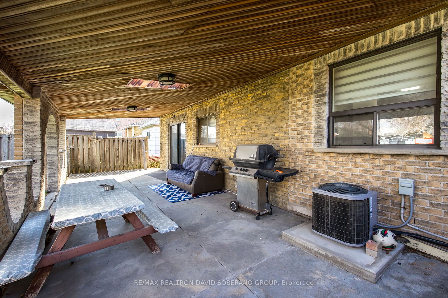 128 Gilley Road N
