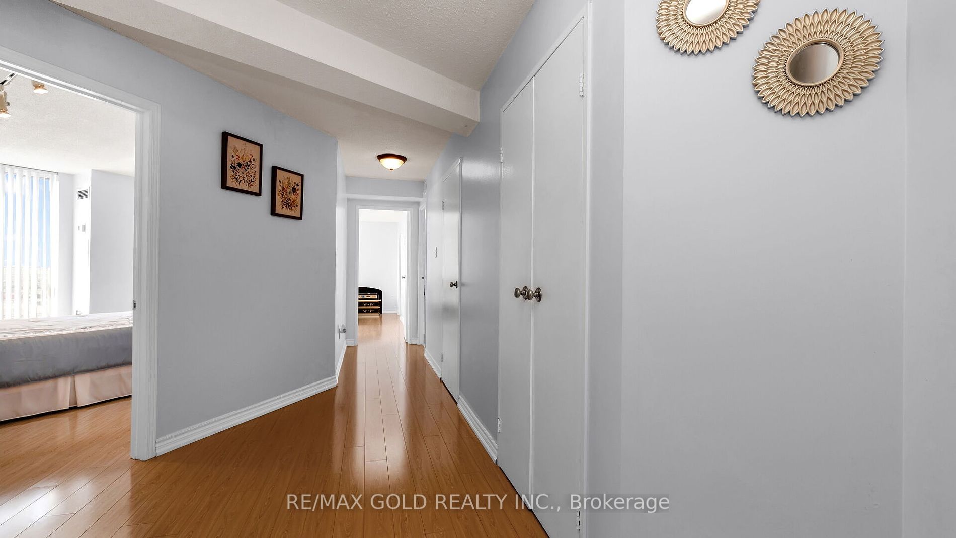 3650 Kaneff Crescent, #3106
