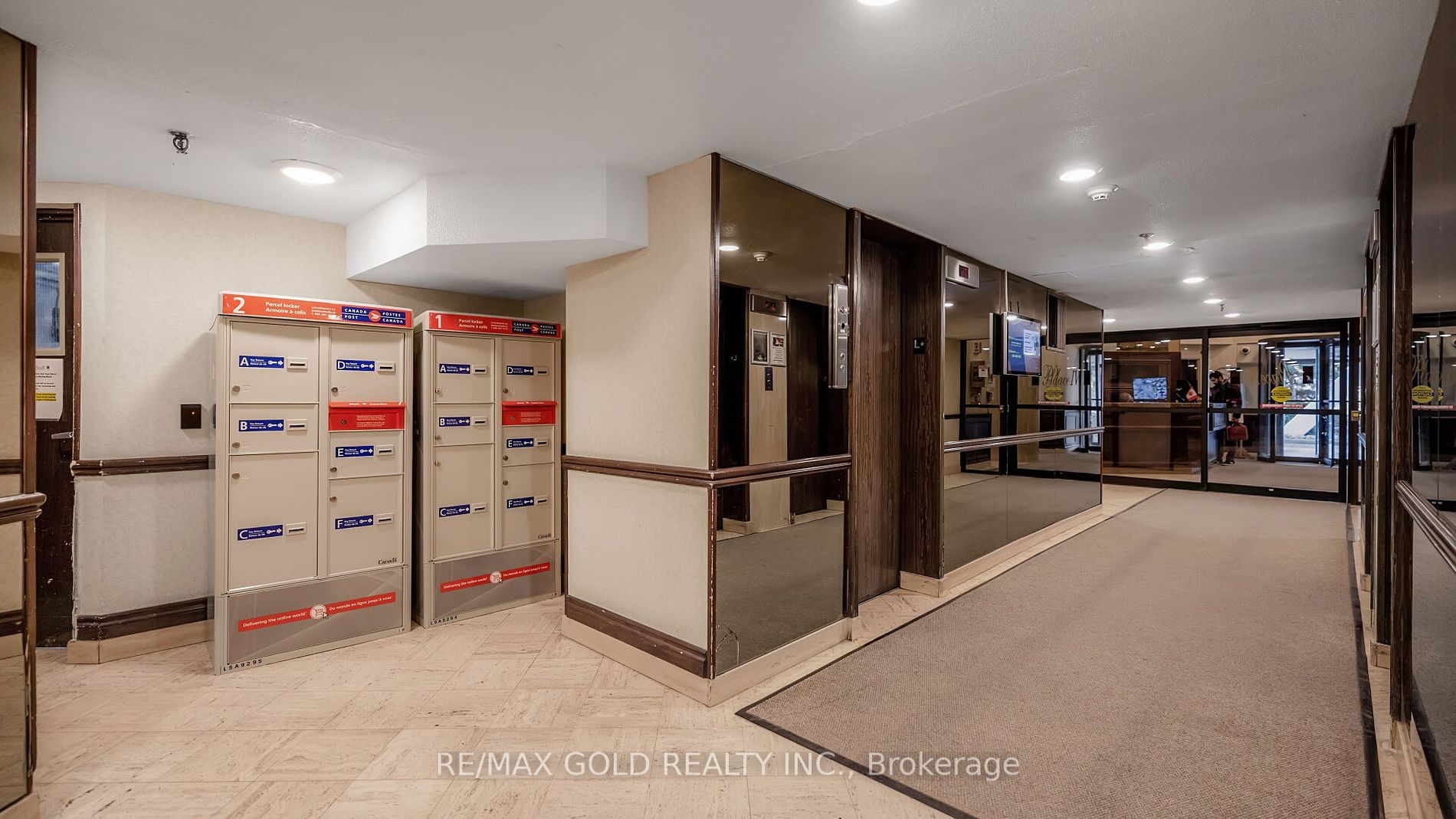 3650 Kaneff Crescent, #3106