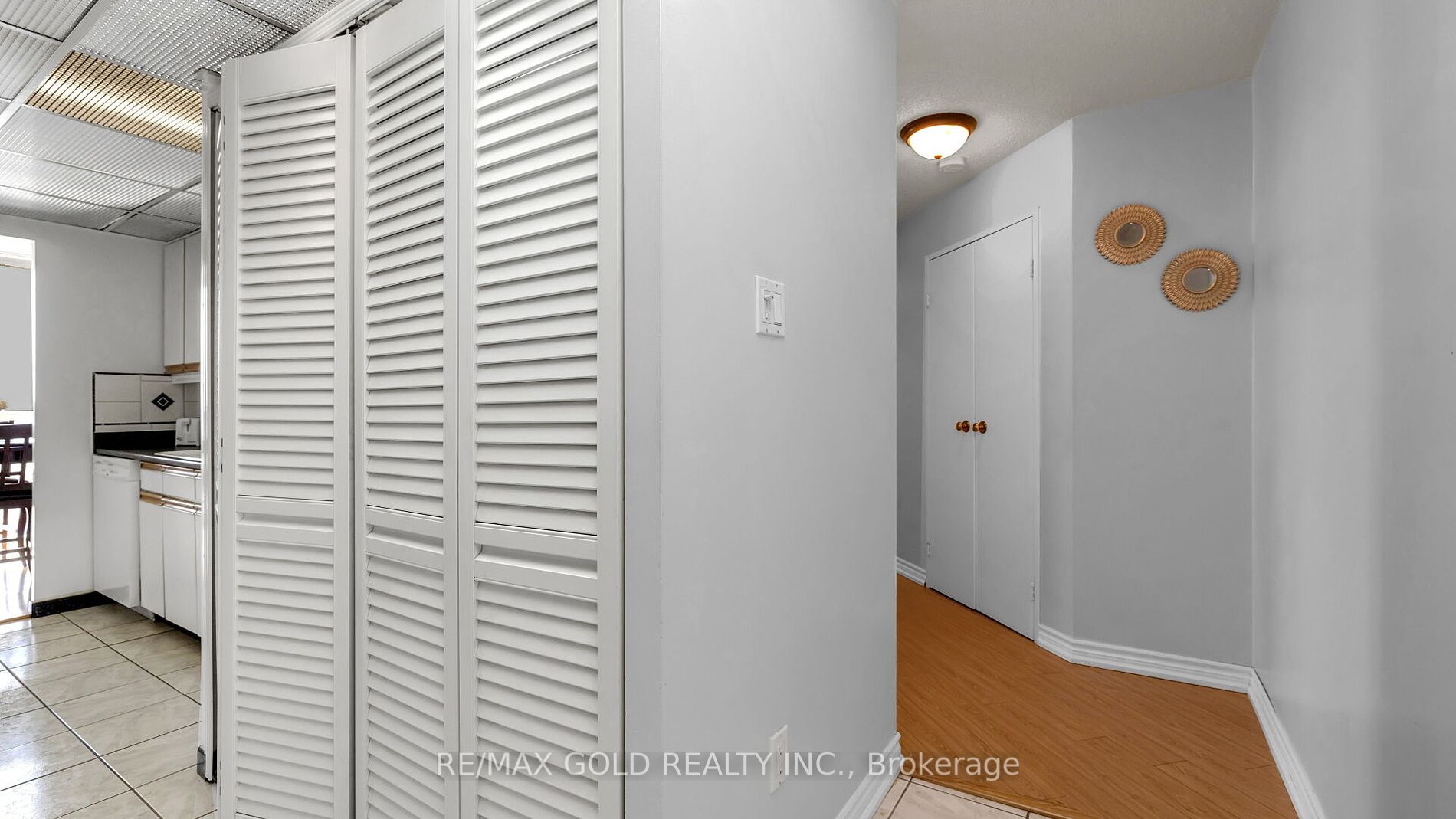 3650 Kaneff Crescent, #3106