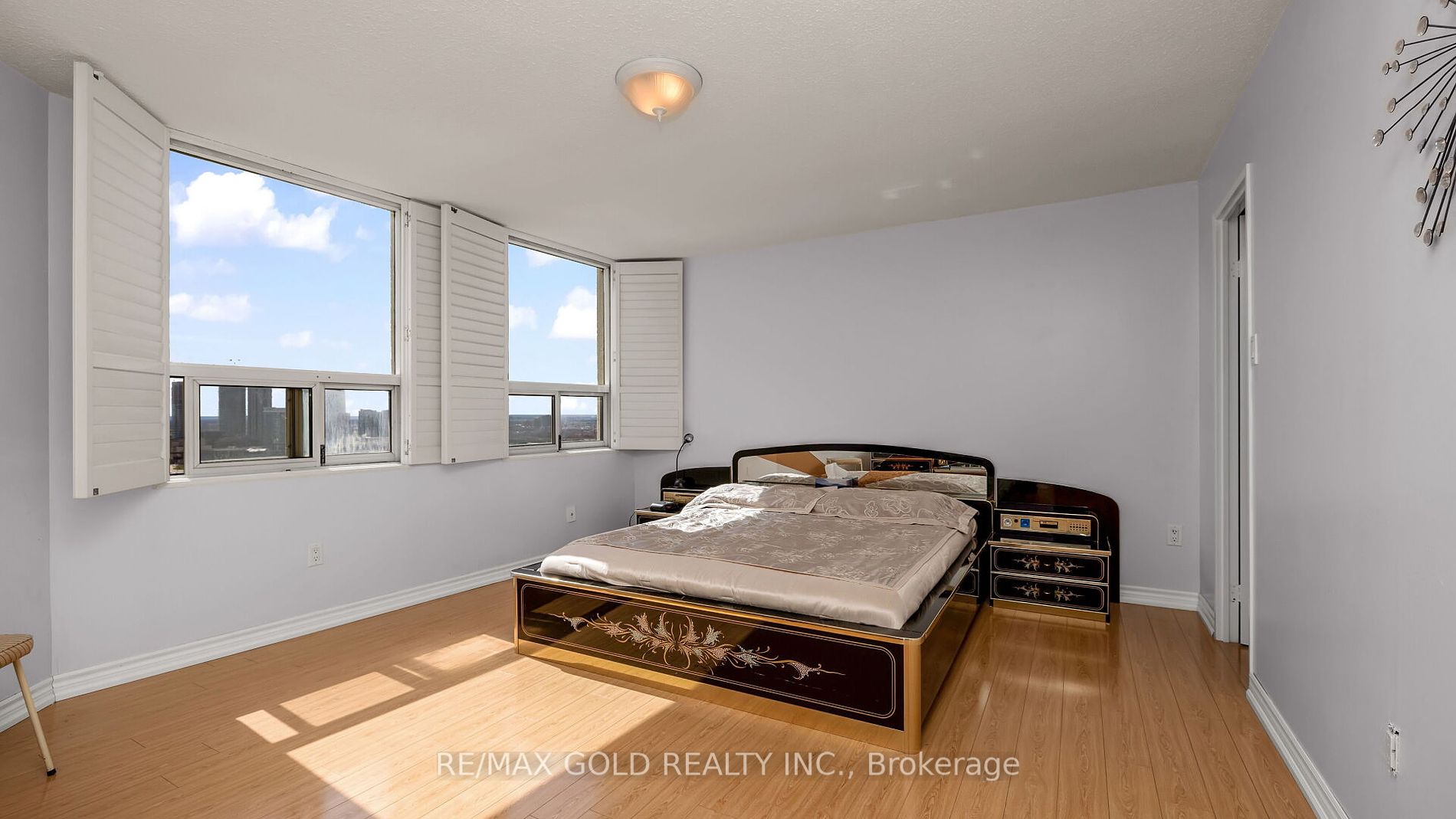 3650 Kaneff Crescent, #3106