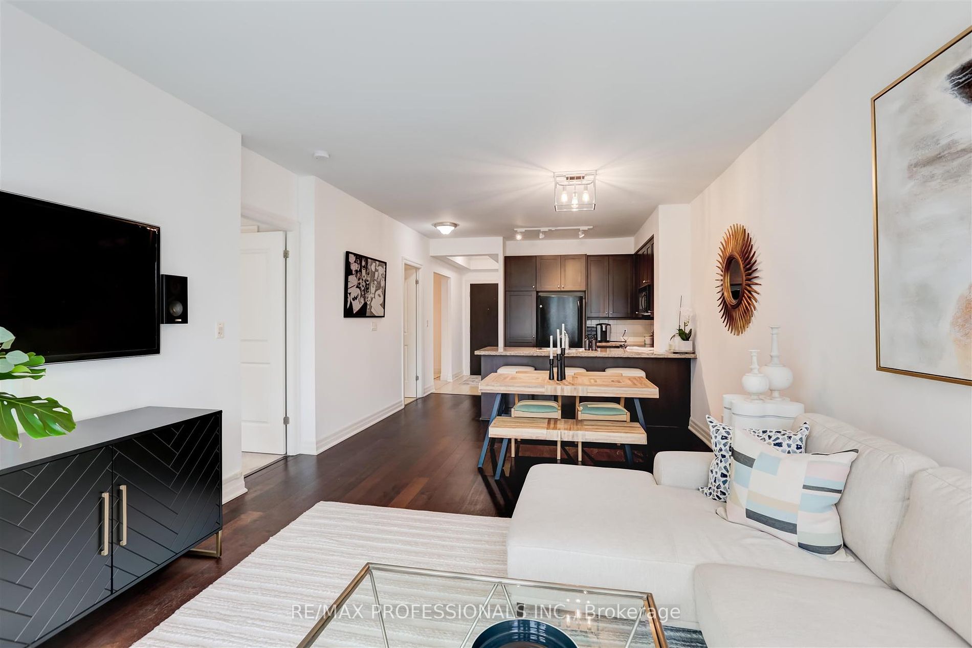 2855 Bloor Street W #311