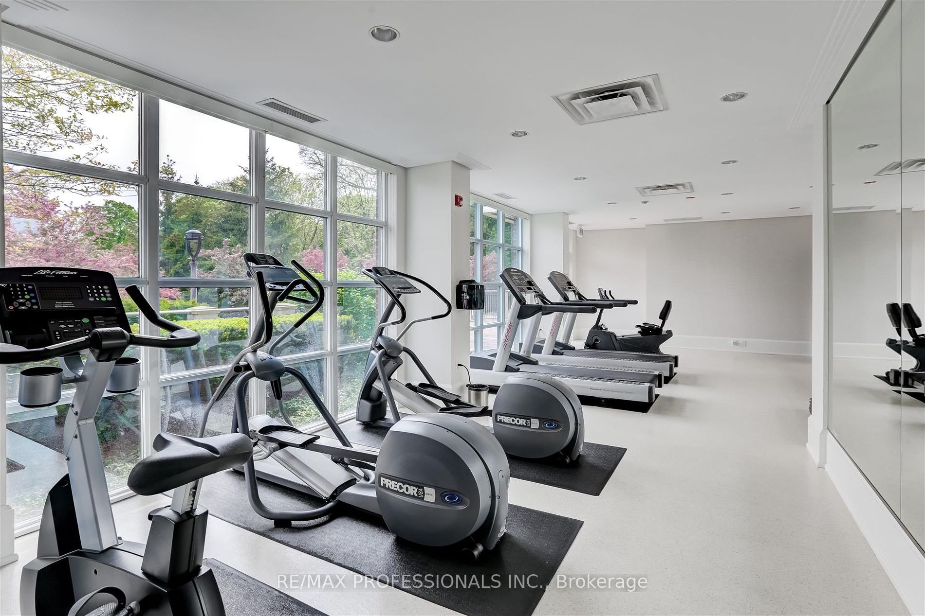 2855 Bloor Street W #311